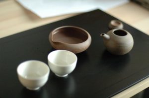日本茶を入れる急須・湯冷まし・湯呑がセット